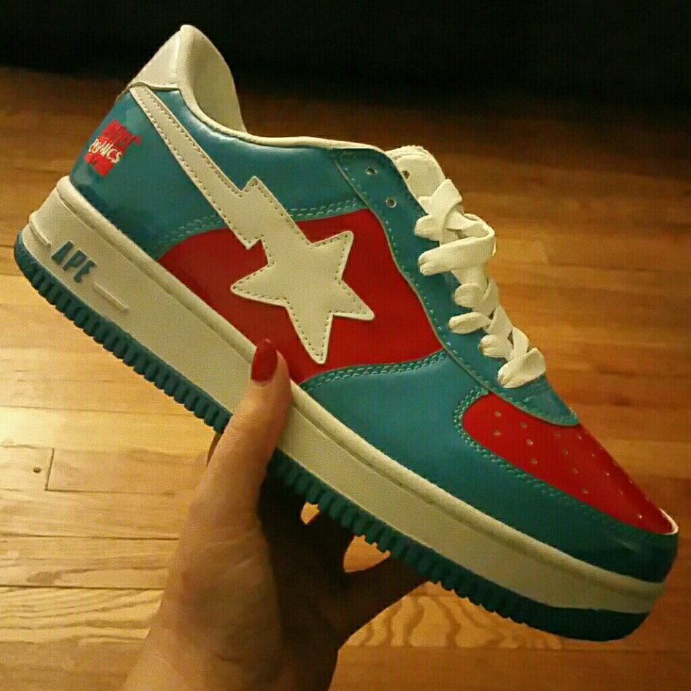 Marvel Comic Bapes men's size 8 1/2